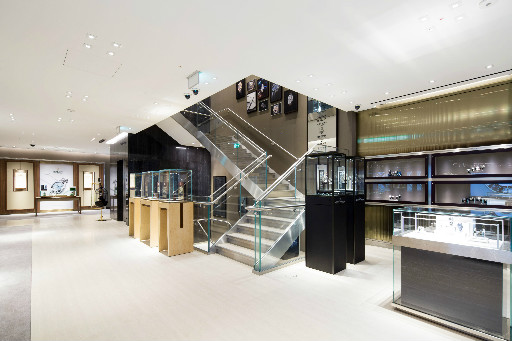 Shop floor and stairs at Watches of Switzerland boutique fit out by ISG UK